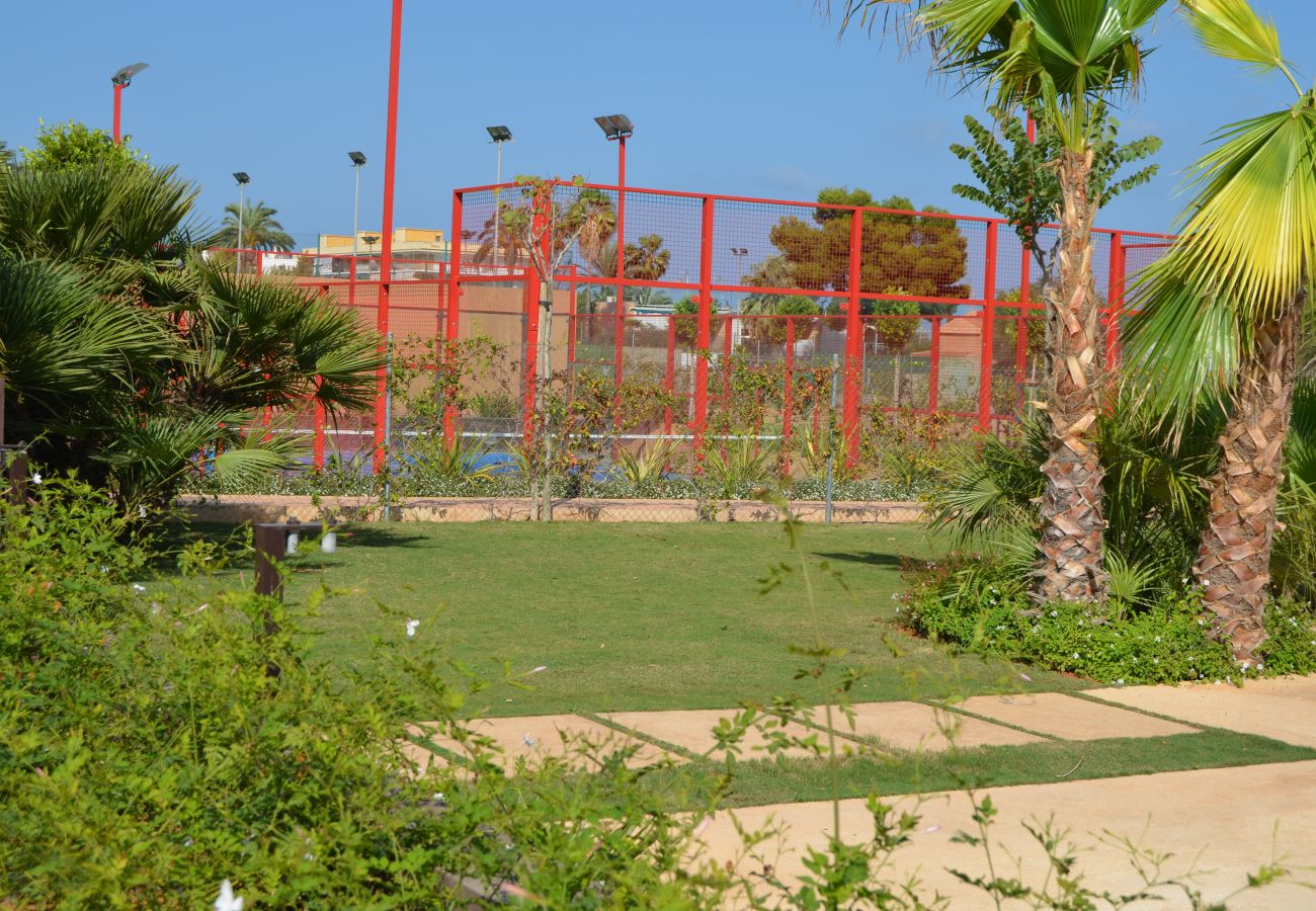Centro deportivo donde practicar tenis, padel y gimnasio