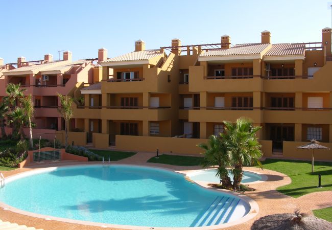 Apartamento bajo con piscina comunitaria - Resort Choice