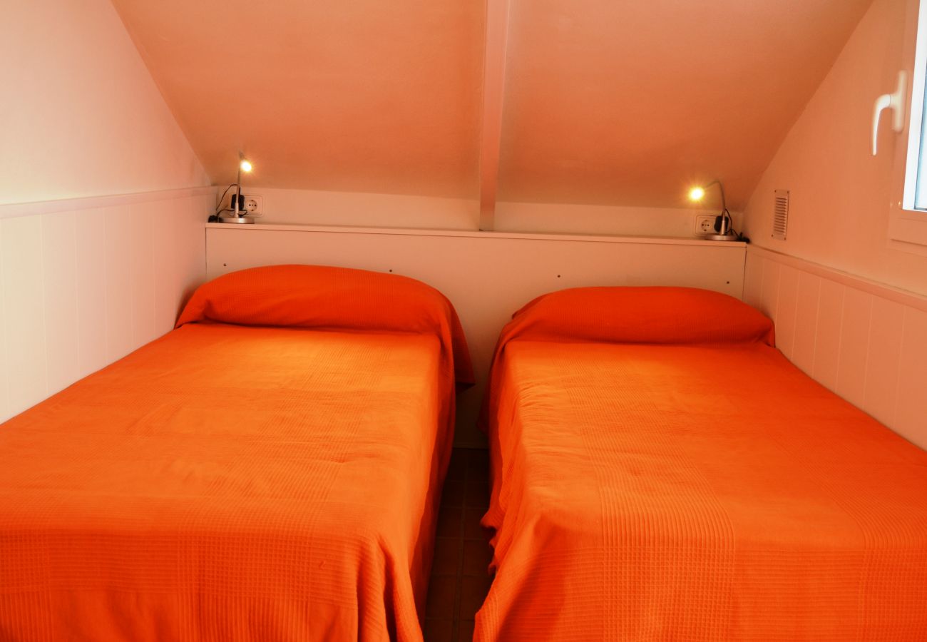 Mini dormitorio con dos camas individuales - Resort Choice