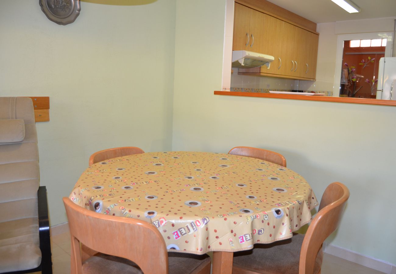 Preciso bungalow en alquiler con bonito comedor