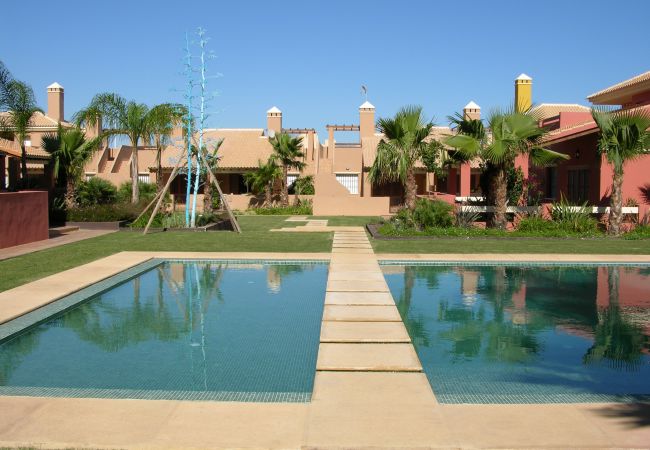 Urbanización Arona con bonita piscina comunitaria con jardín - Resort Choice
