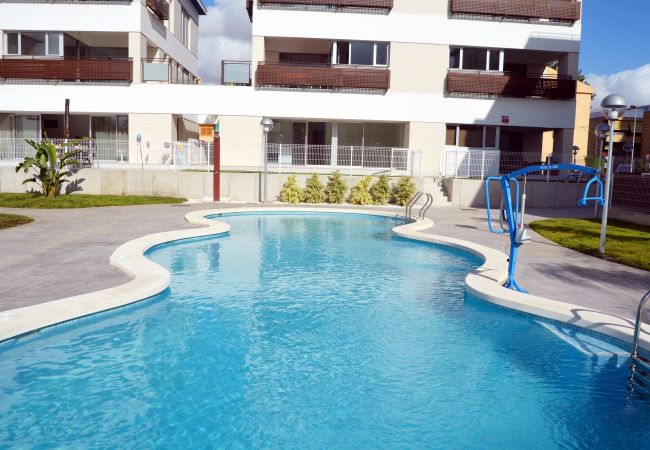 Apartamento en Santiago de la Ribera con bonita piscina