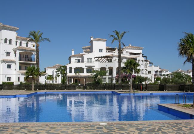 Apartamento en Hacienda Riquelme con preciosa piscina comunitaria