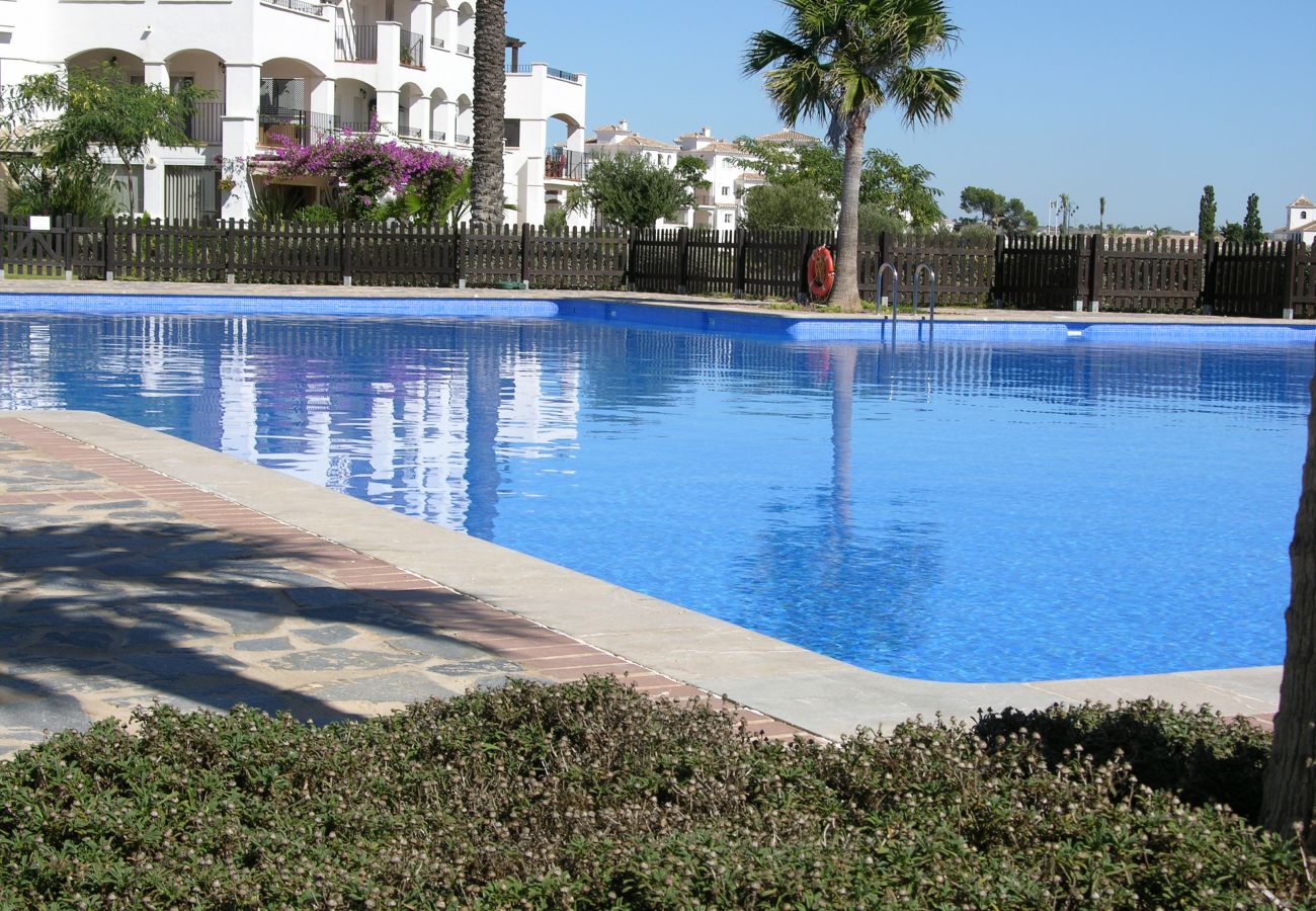 Apartamento en Hacienda Riquelme con preciosa piscina comunitaria