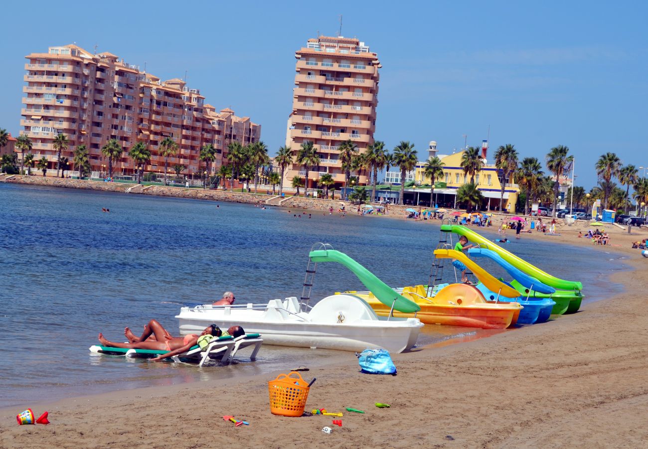 Patines, descanso y deportes acuáticos en la playa de La Manga - Resort Choice