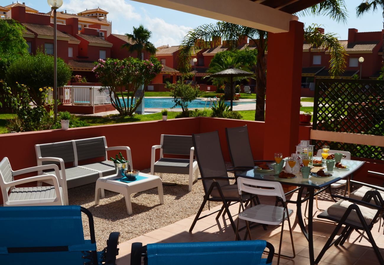 Apartamento con terraza bien equipada - Resort Choice