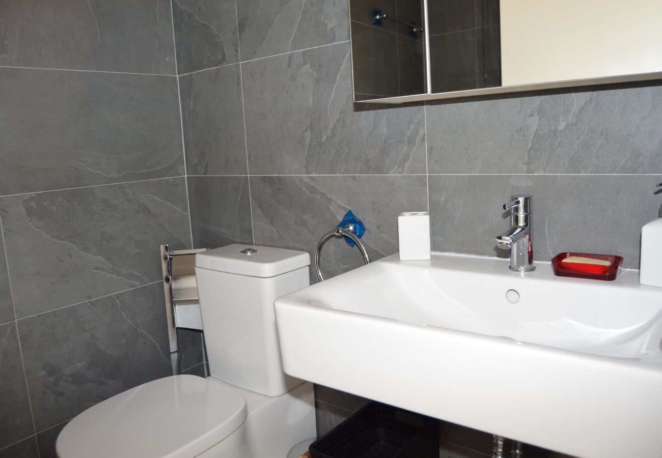 Gran baño con sanitarios modernos - Resort Choice